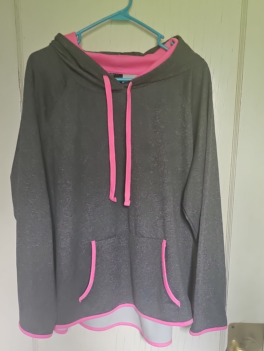 Women’s 2X Gray Hoodie with Pink Trim